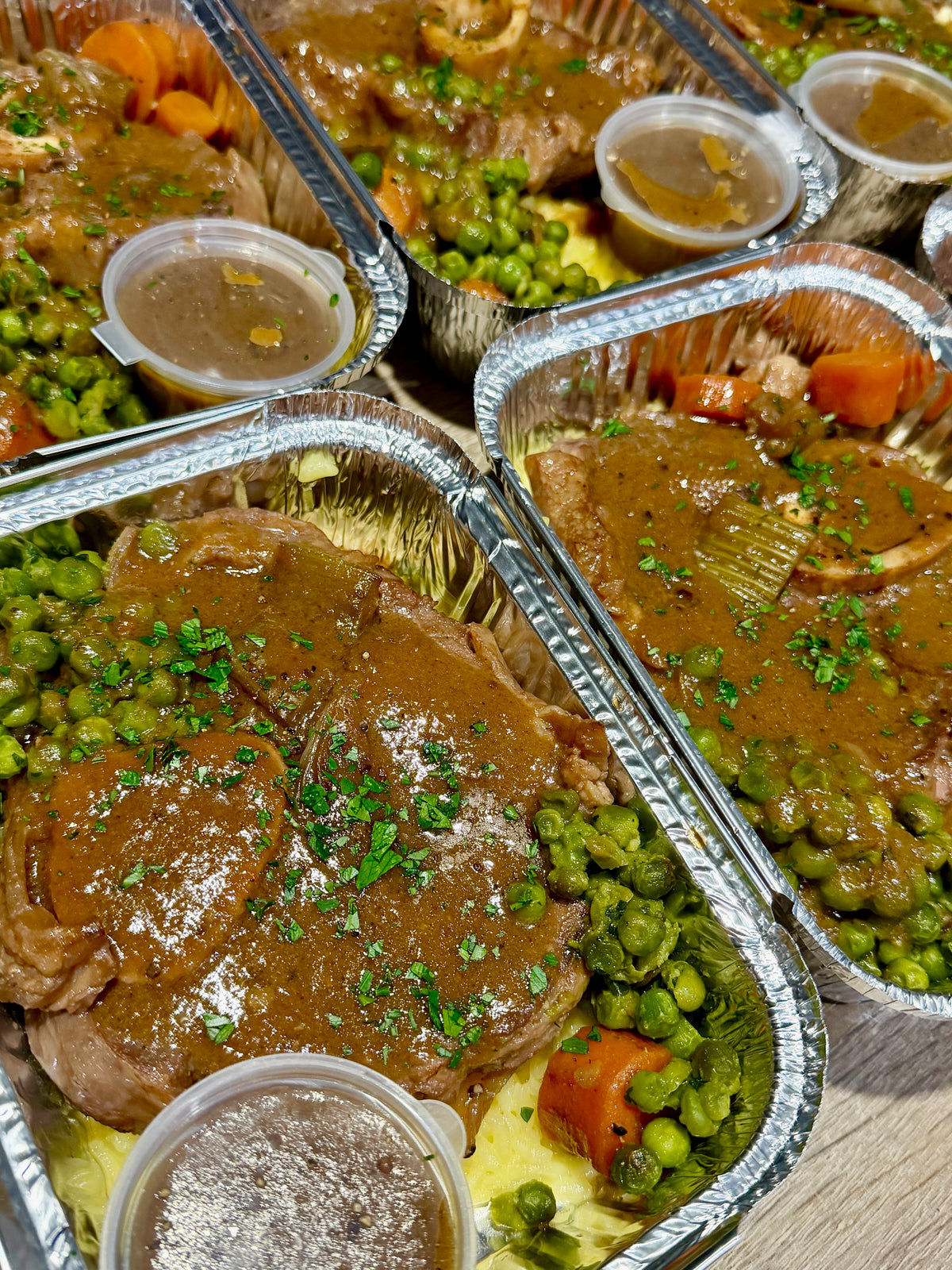 Beef Ossobuco in wine sauce with risotto Milanese -Single serve - Frozen